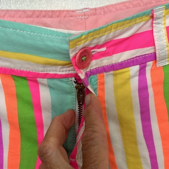 79. Lilly Pulitzer Women's Multicolor Striped Callahan Short, 3” front zip, Sz 2 - Picture 3 of 10